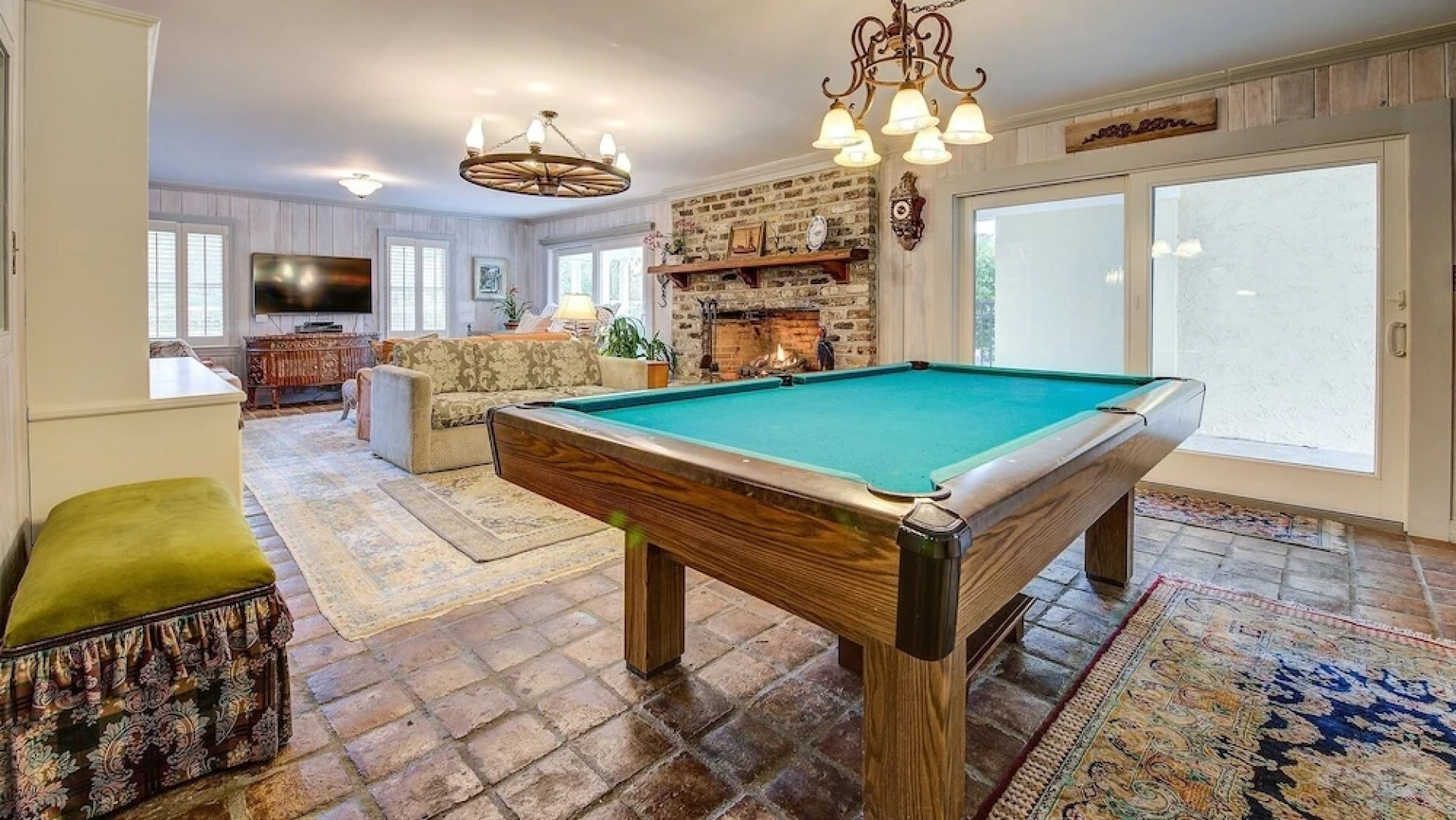 Relax And Enjoy This Idyllic Mull Cottage - Just Steps To The Beach! 6 Bedroom Home by Peace Vacations