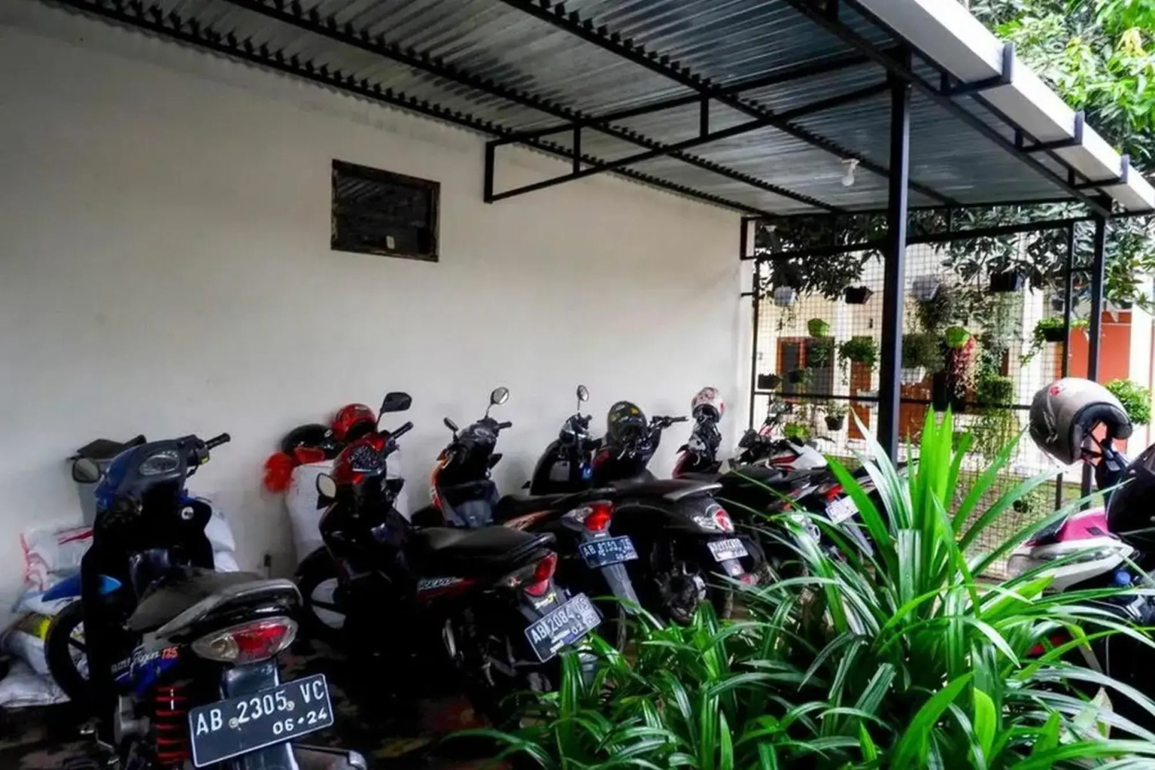 Oyo 2914 Teratai Guest House