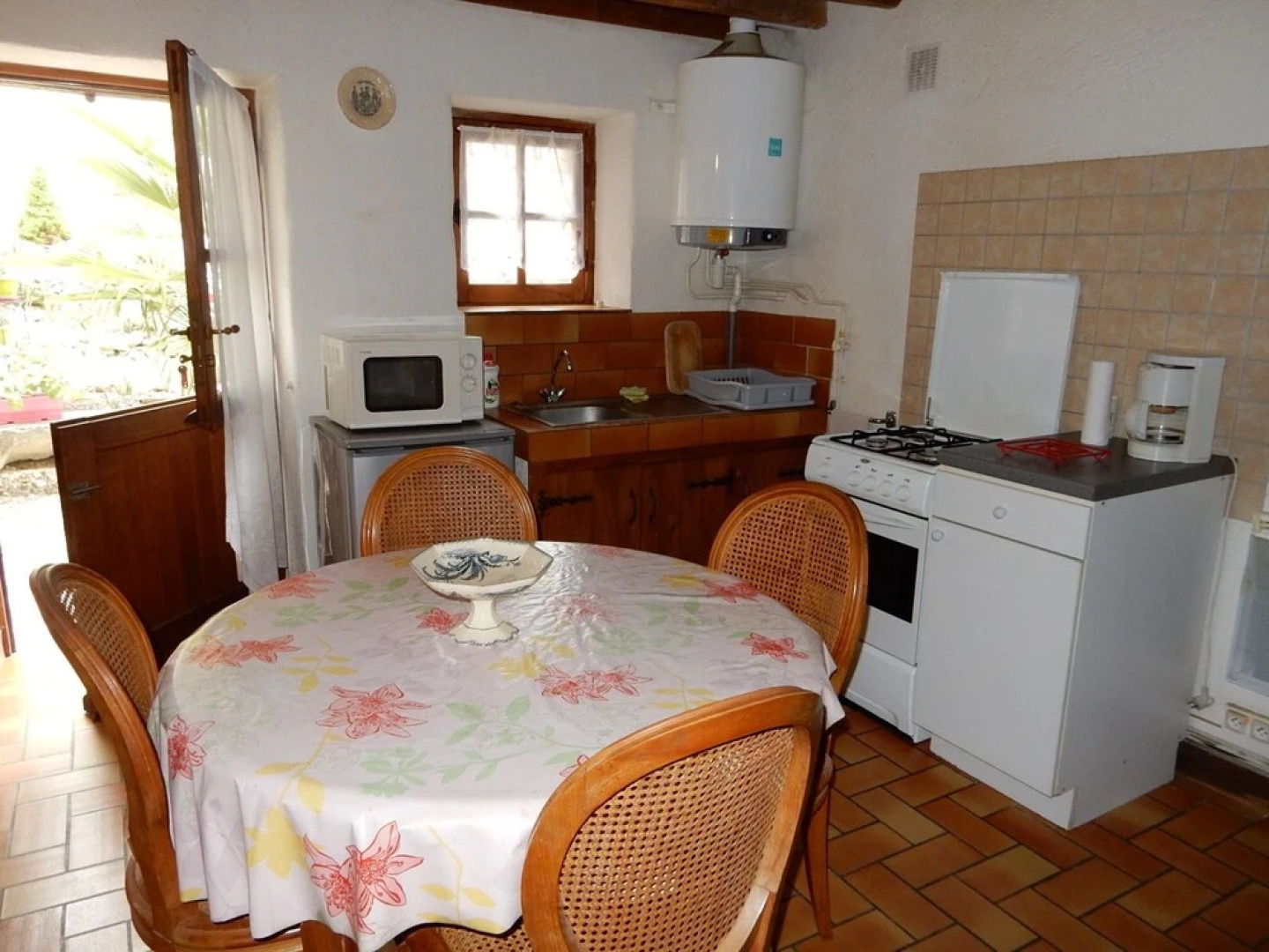 House With one Bedroom in Mer, With Enclosed Garden and Wifi