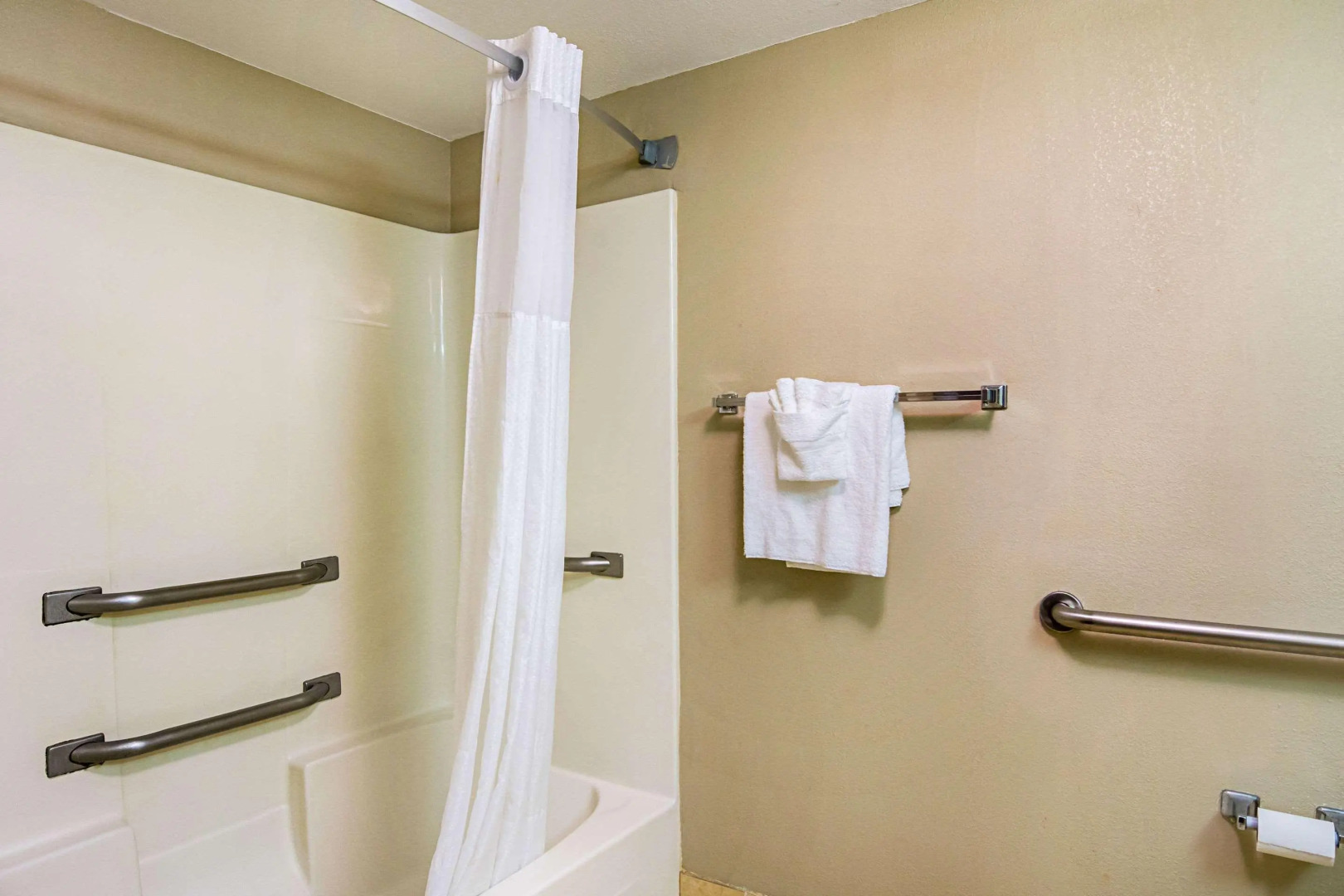 Quality Suites Atlanta Airport East