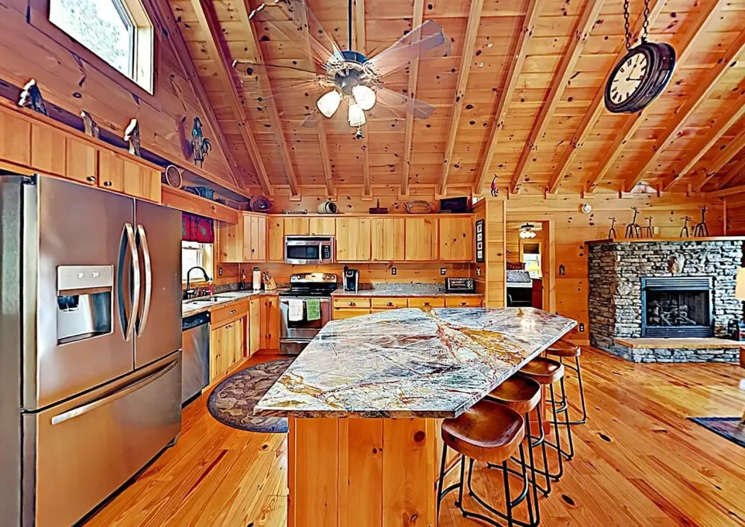 New Listing! Lakefront Log W/ Large Balcony 3 Bedroom Home