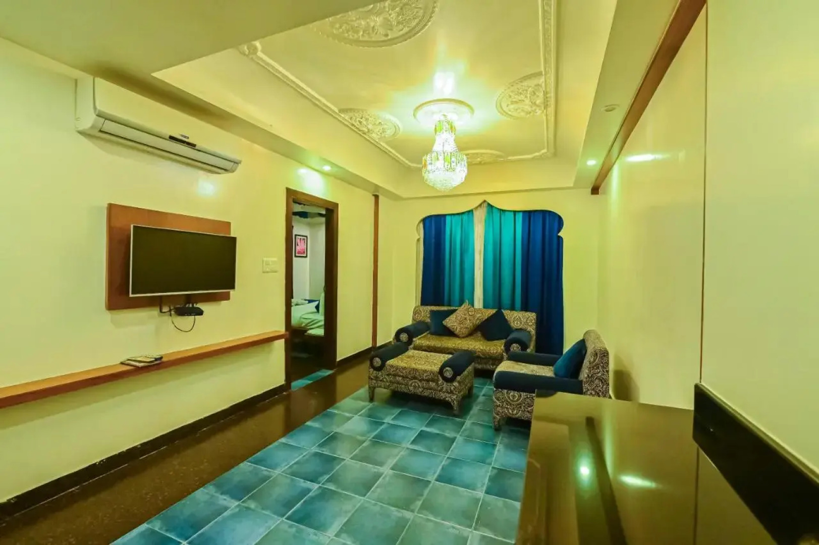 OYO 1711 Hotel Sepoy Grande