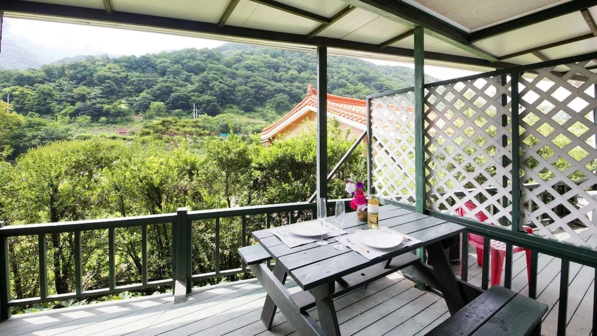 Baenae-gol Picture and Garden Pension