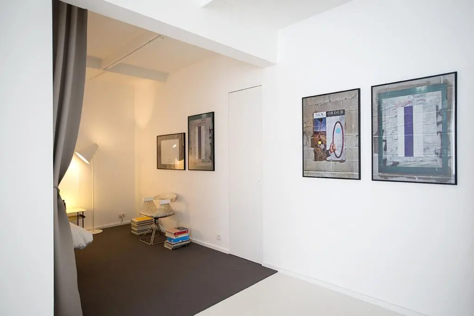 Apartment Wake up in Art