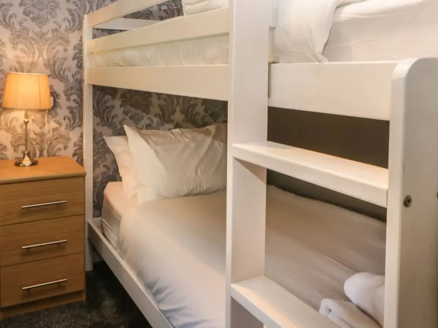 Jonstone Pines Lodge at Cayton Bay Holiday Park