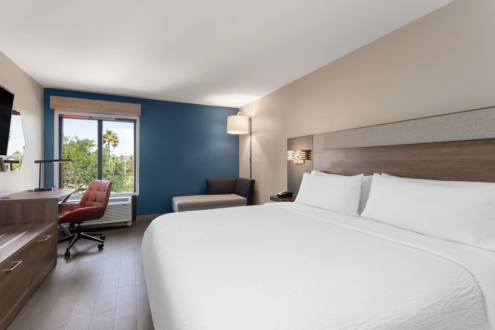 Holiday Inn Express Hotel & Suites Tampa-Rocky Point Island by IHG