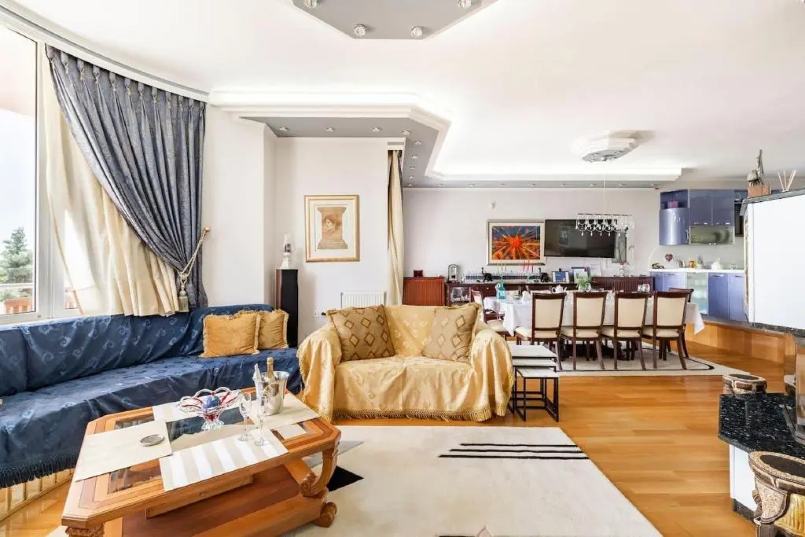4 Bed Villa - Sleeps 10 - Pets - Pool - Hottub