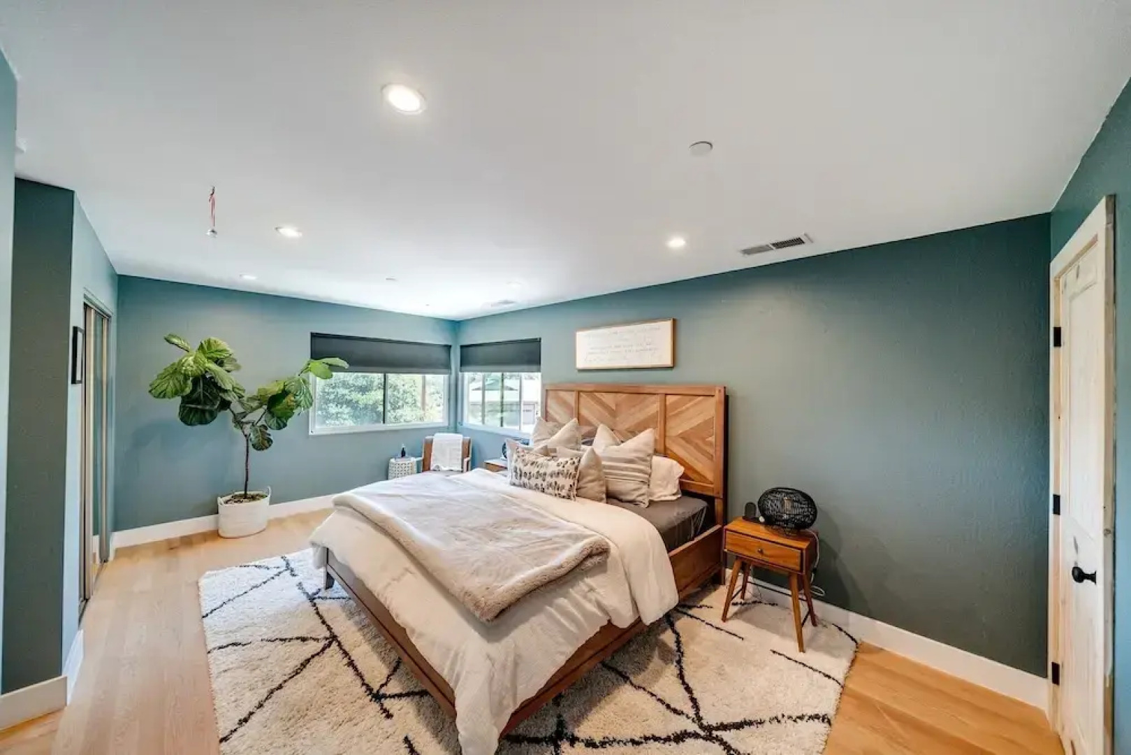 Bayside Mountain Retreat With Gorgeous Views And Private Hot Tub! 5 Bedroom Home by Redawning