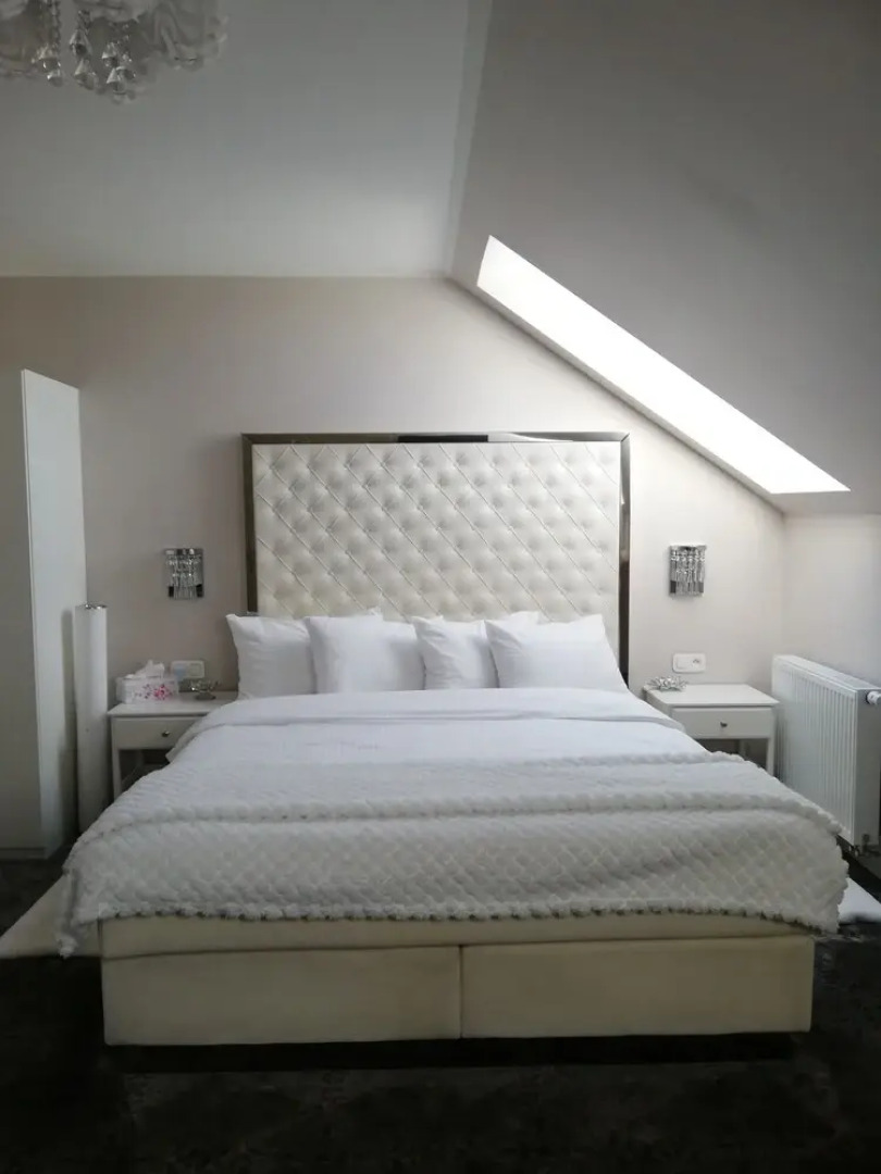 Zespol Palacowo-Parkowy w Dabrowce