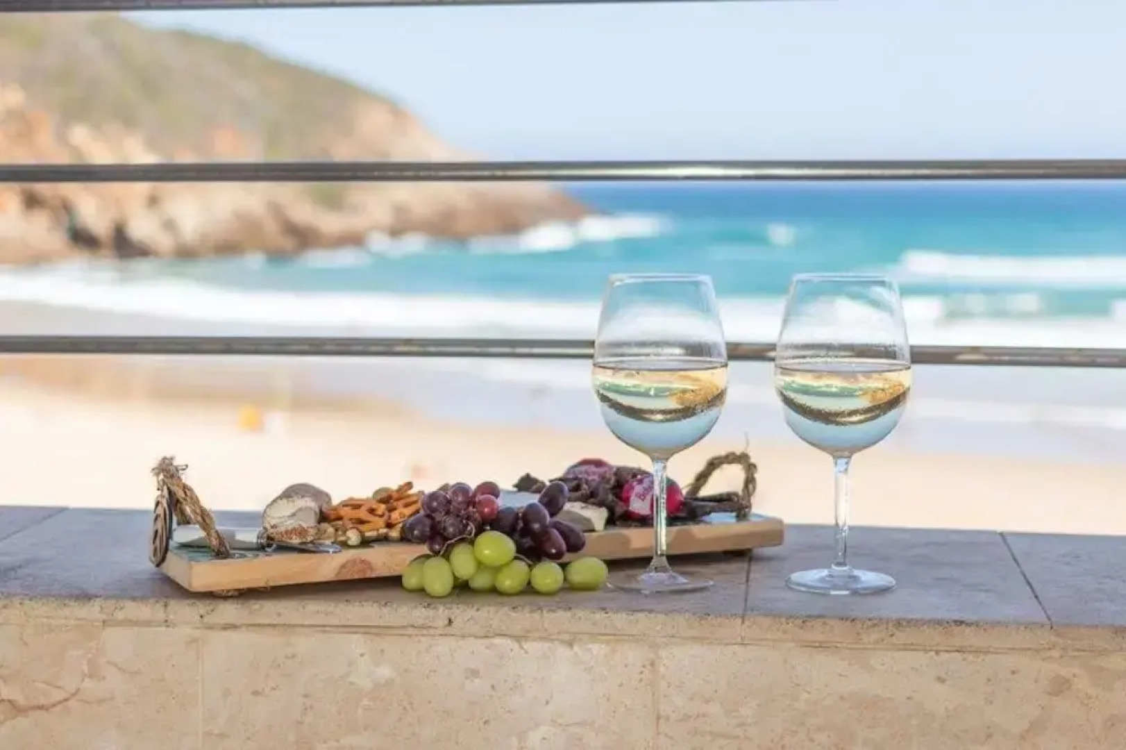 Cozy Room With a Partial sea View