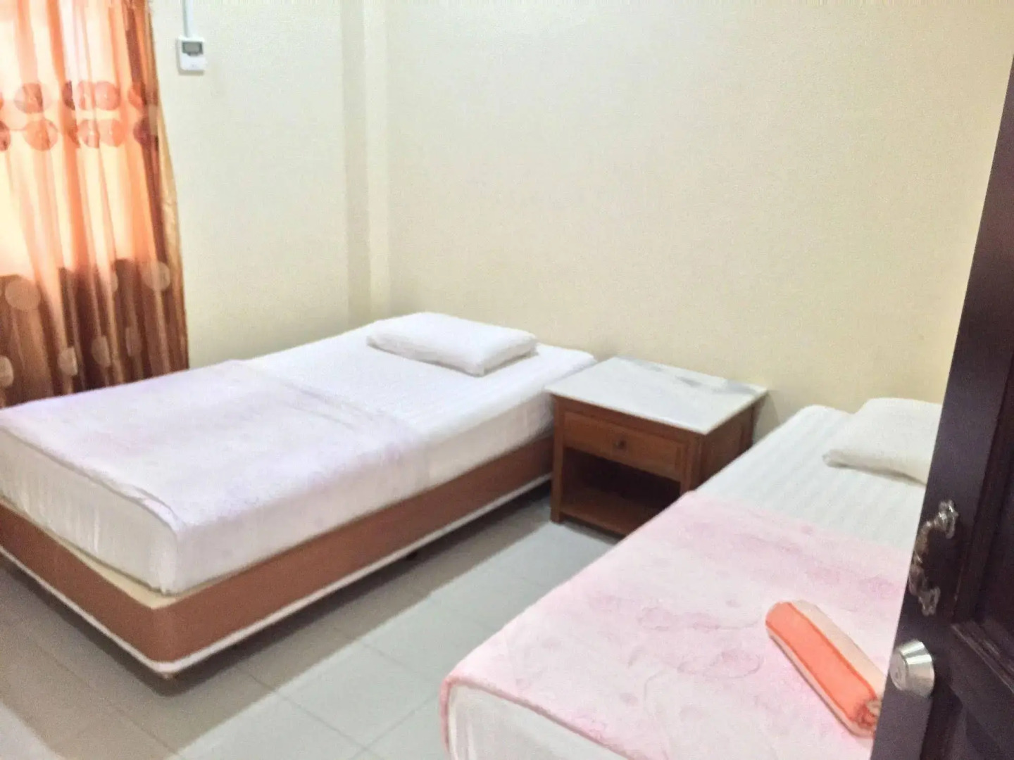 Adina Drive In Motel