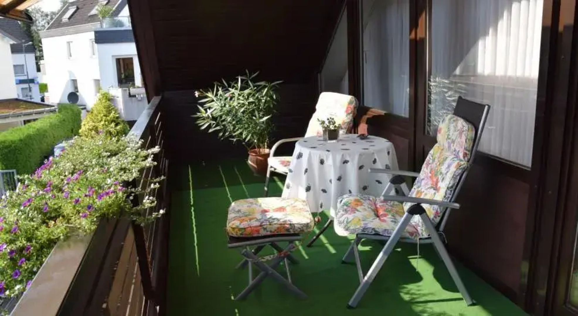 "Nicht daheim und doch zu Hause"