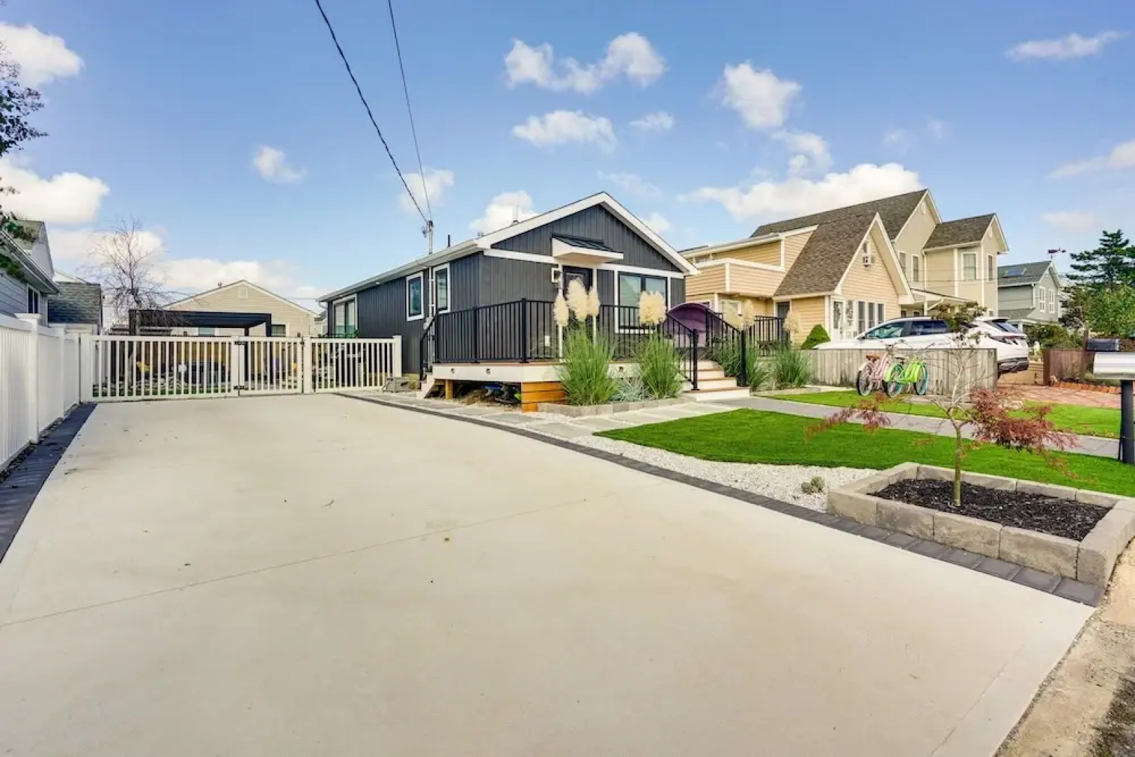 Renovated Seaside Park Cottage: Steps to Beach!