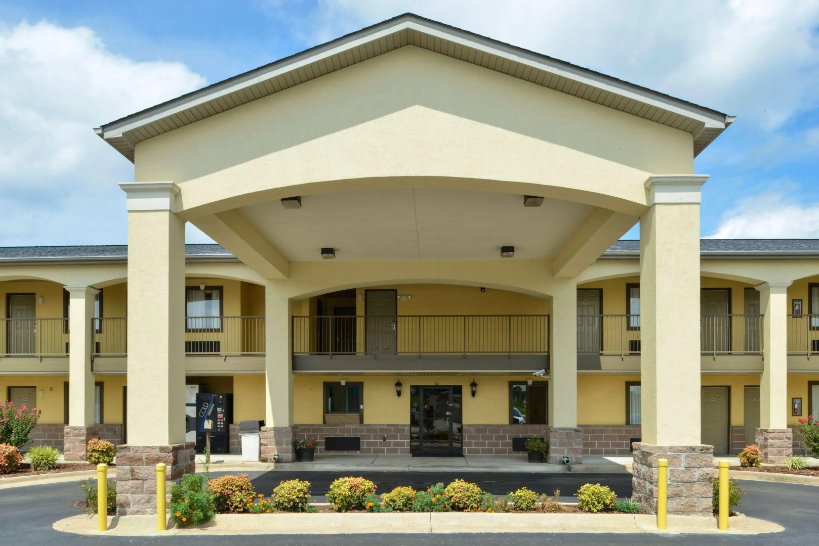 Americas Best Value Inn & Suites University Ave