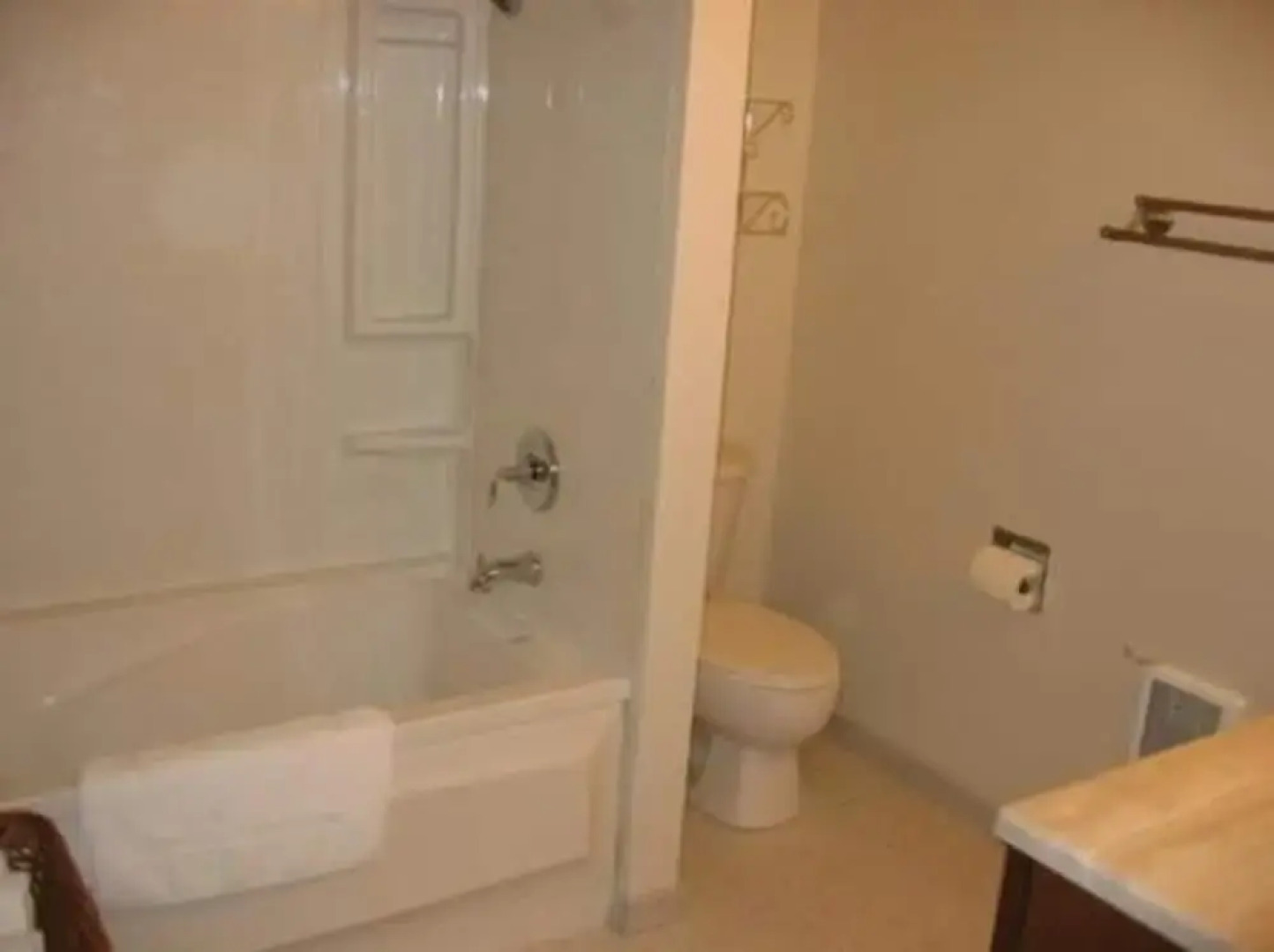 Pine Tree Inn and Bakery