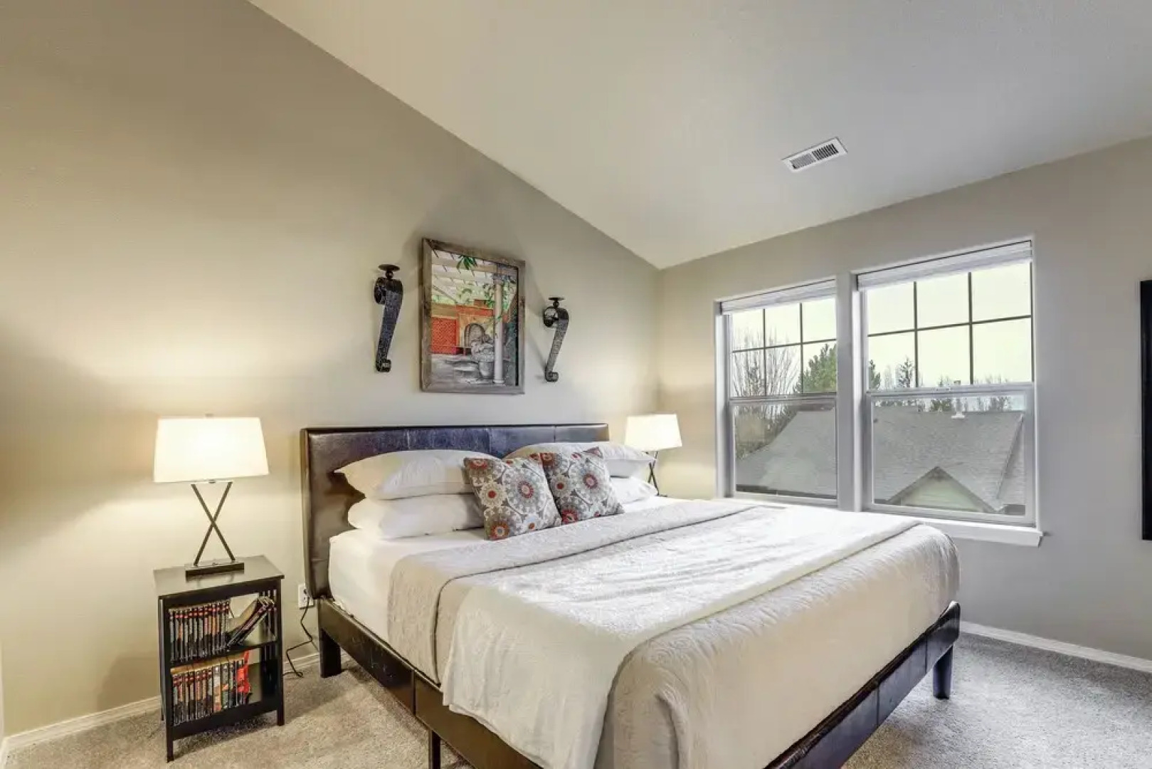 Walk to Mcmenamins Edgefield: Inviting Townhome!