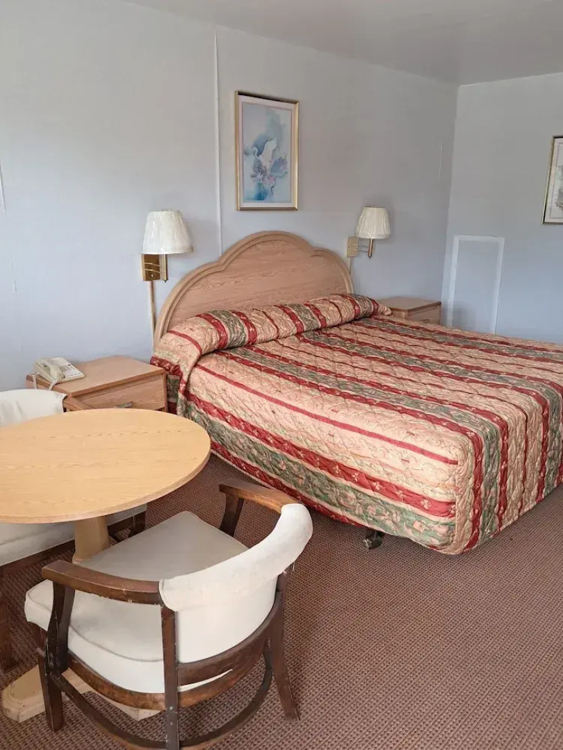 Hotel O Relax Inn Lewisburg near I-64