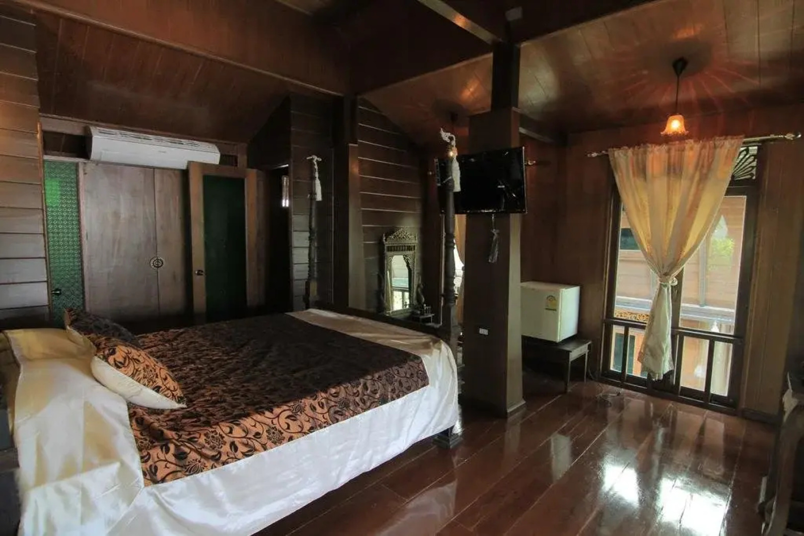 The Sali-Kham Traditional Lanna Home