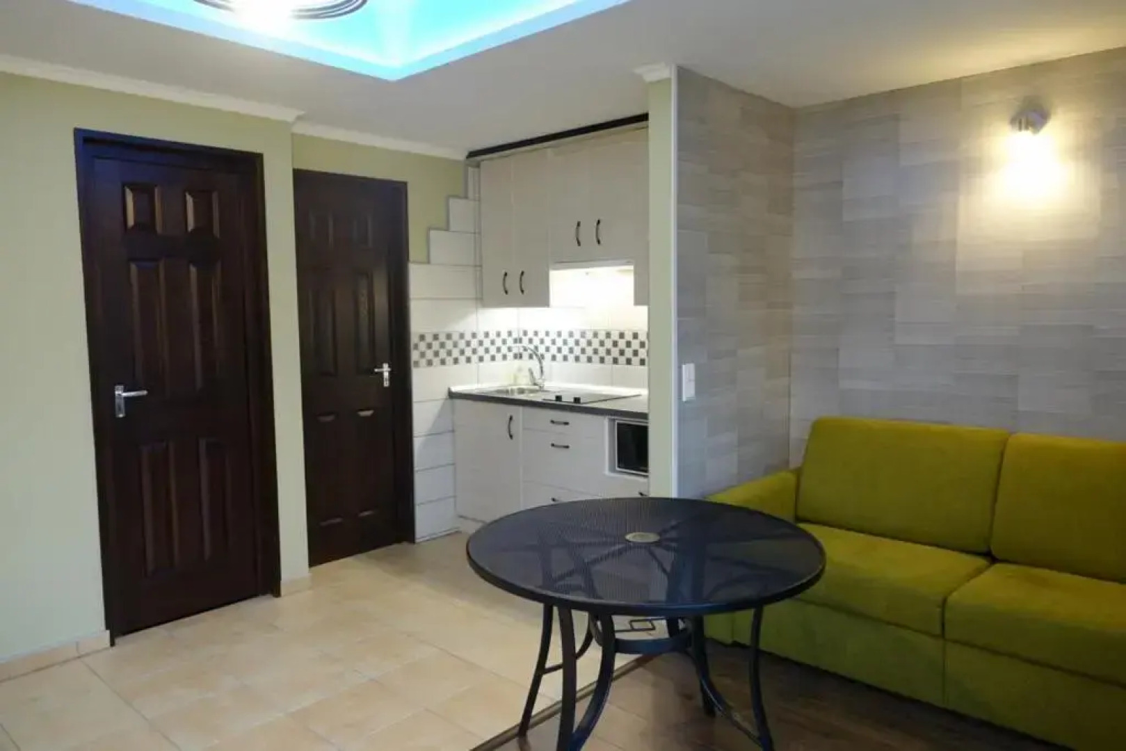 Mesteri Apartman 1A-B