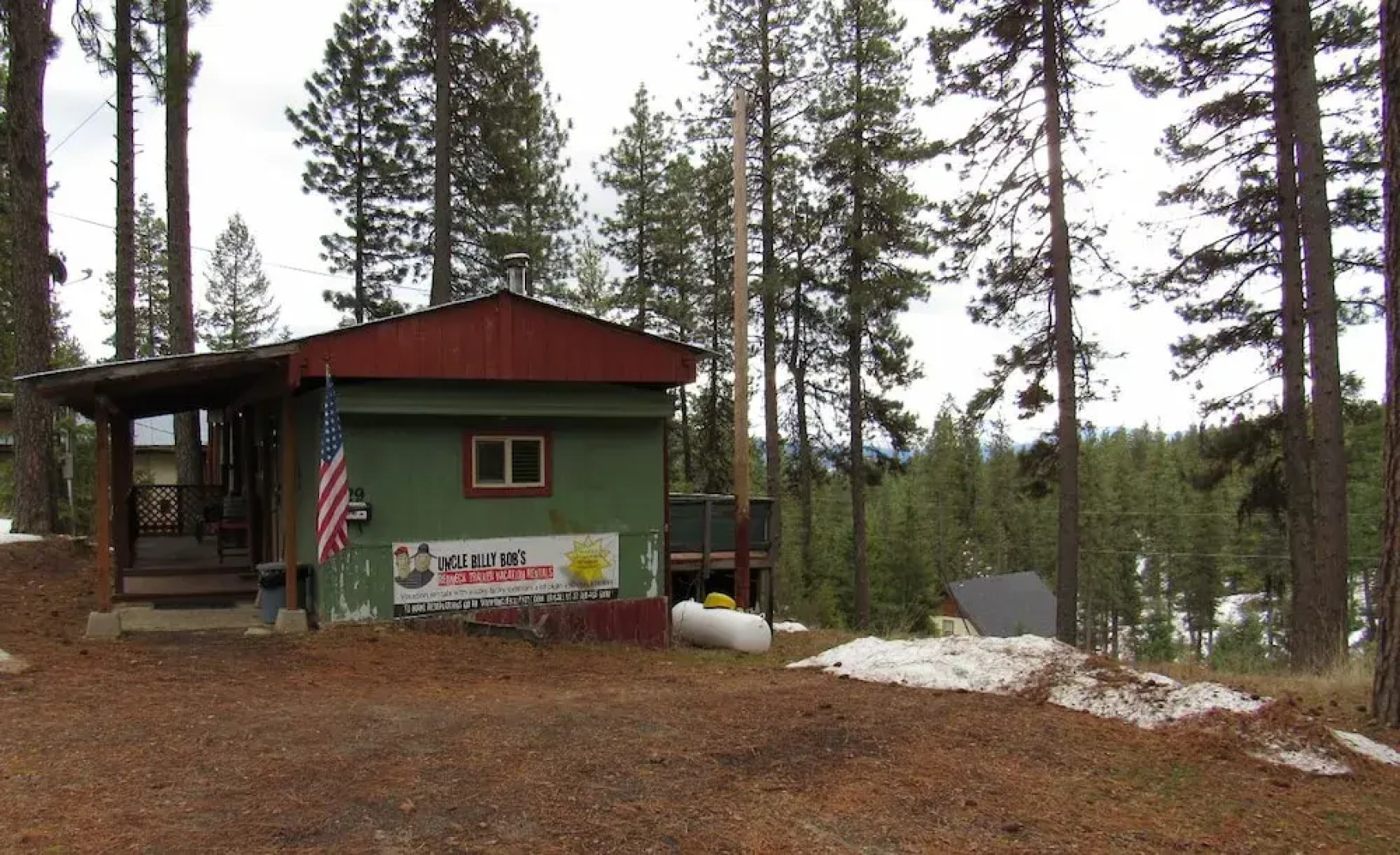 Uncle Billy Bob's Redneck Trailers Vacation Rentals #3