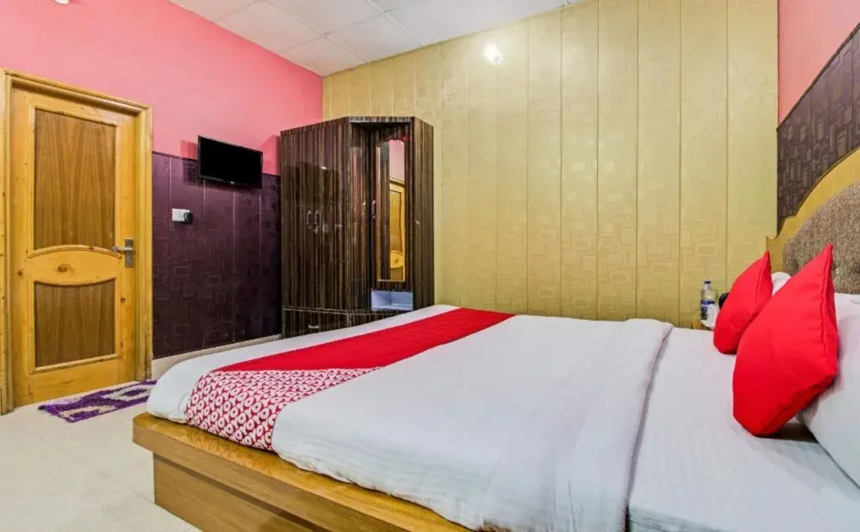 Hotel Ishant And Restaurant By OYO Rooms