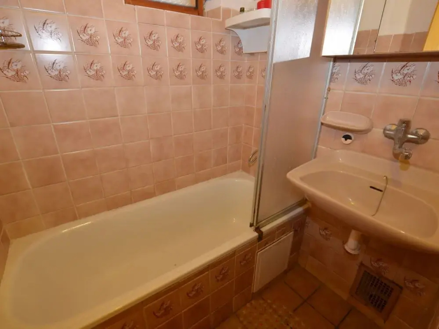 Charming Chalet in Cervená Recice With Fireplace