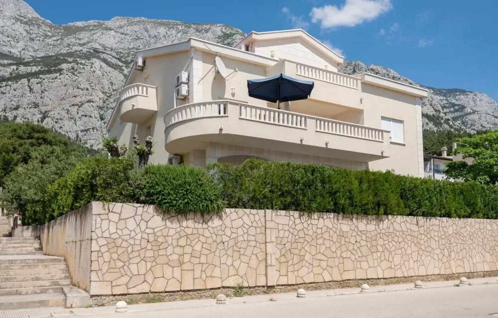 Beautiful Home in Makarska With Wifi and 1 Bedrooms