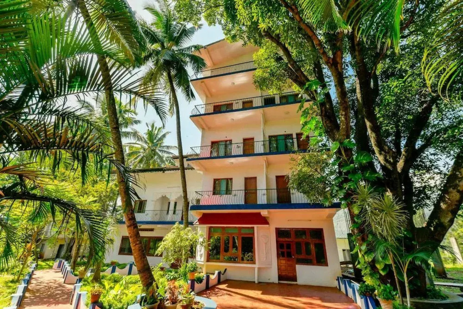 OYO 16660 Anamudi Heritage Resort