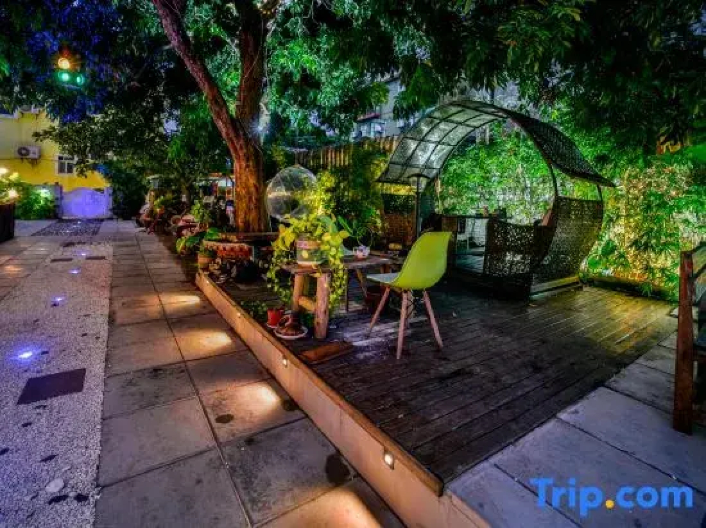 Weizhou Island Right Bank Travel Residence