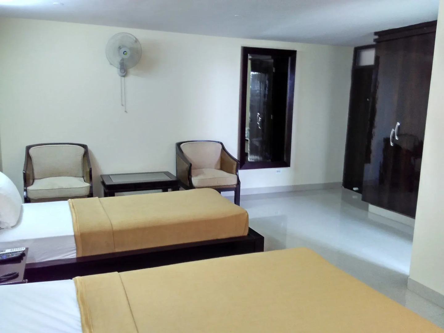 Hotel Raj Vista - Suites & Convention