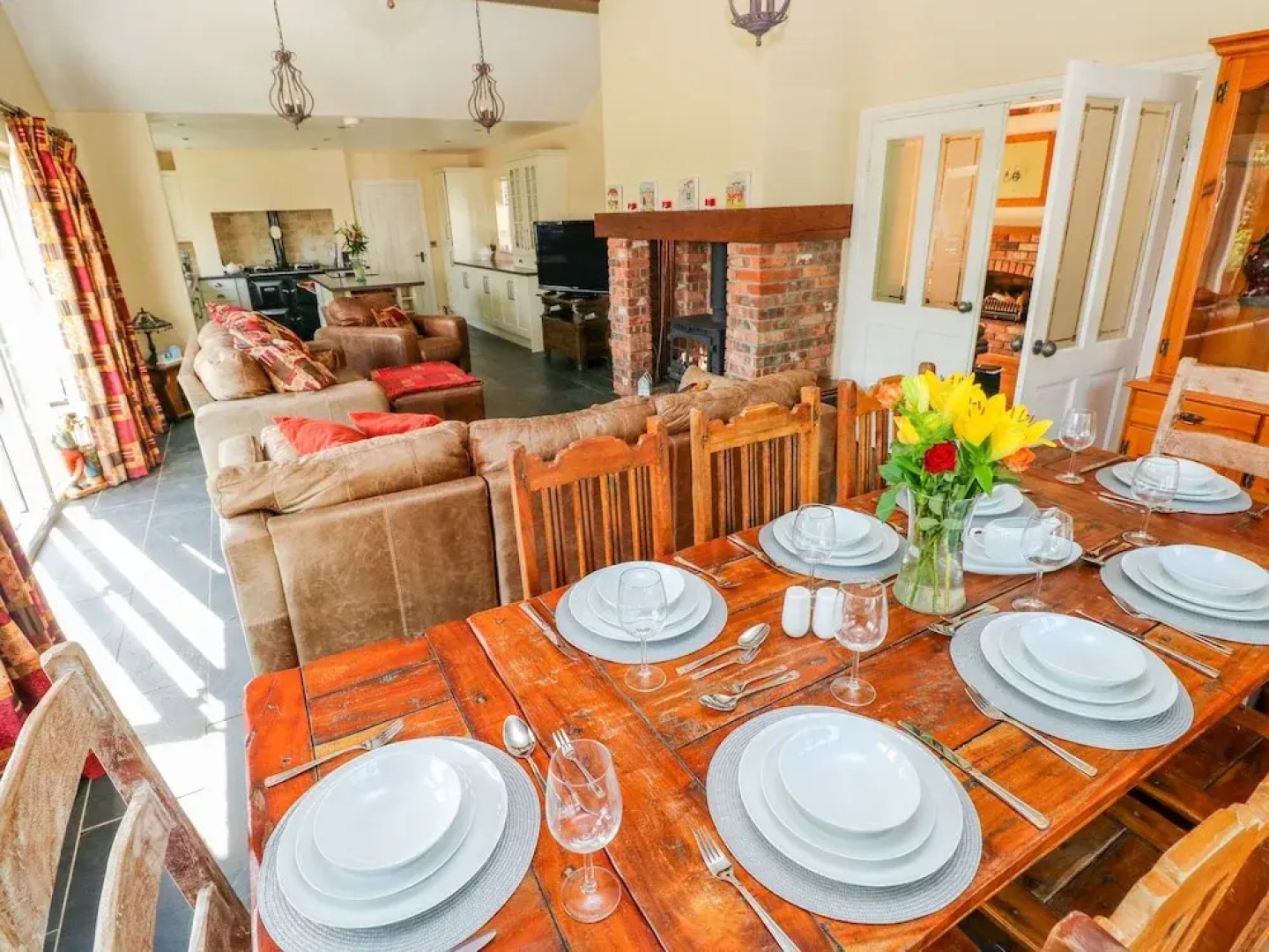 1 Homecroft Bungalows