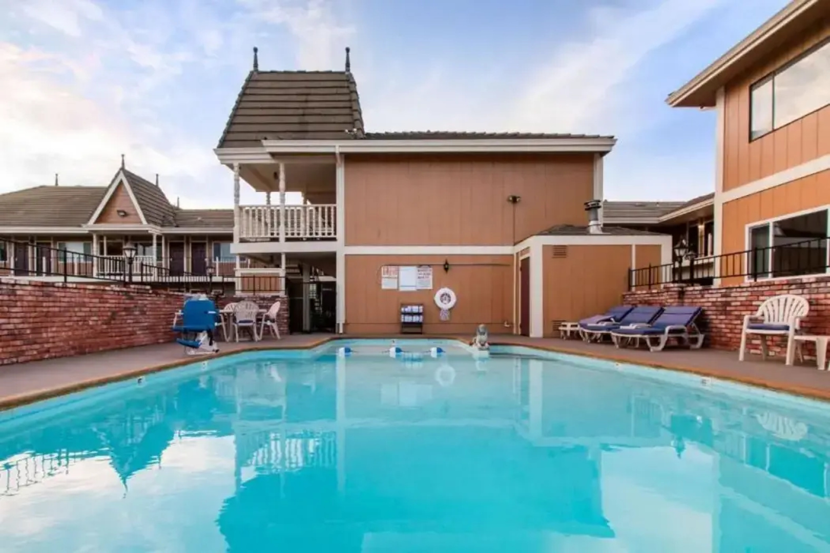 Ramada Bayside Inn & Suites Eureka