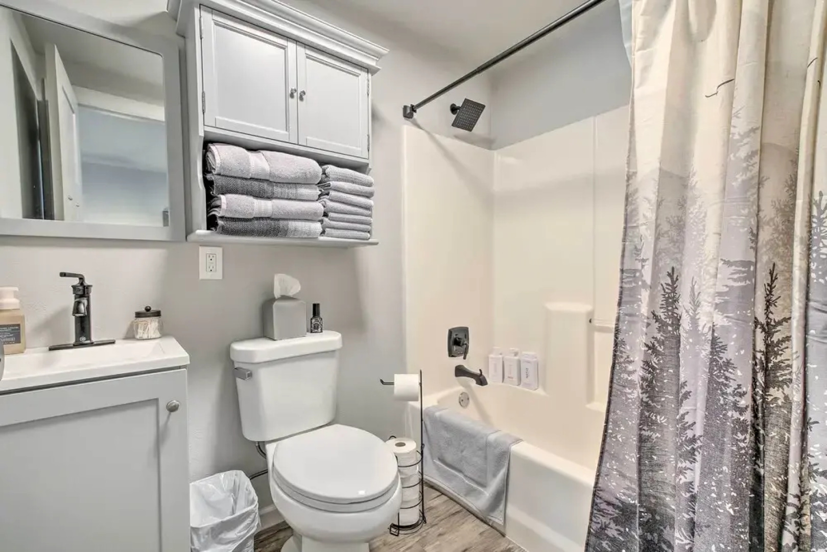 Bright Buckley Apartment in the Heart of Town