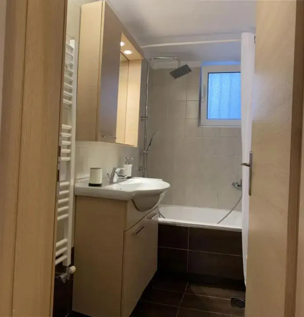 Elegant Glyfada Apartment-private Garden-Near METRO