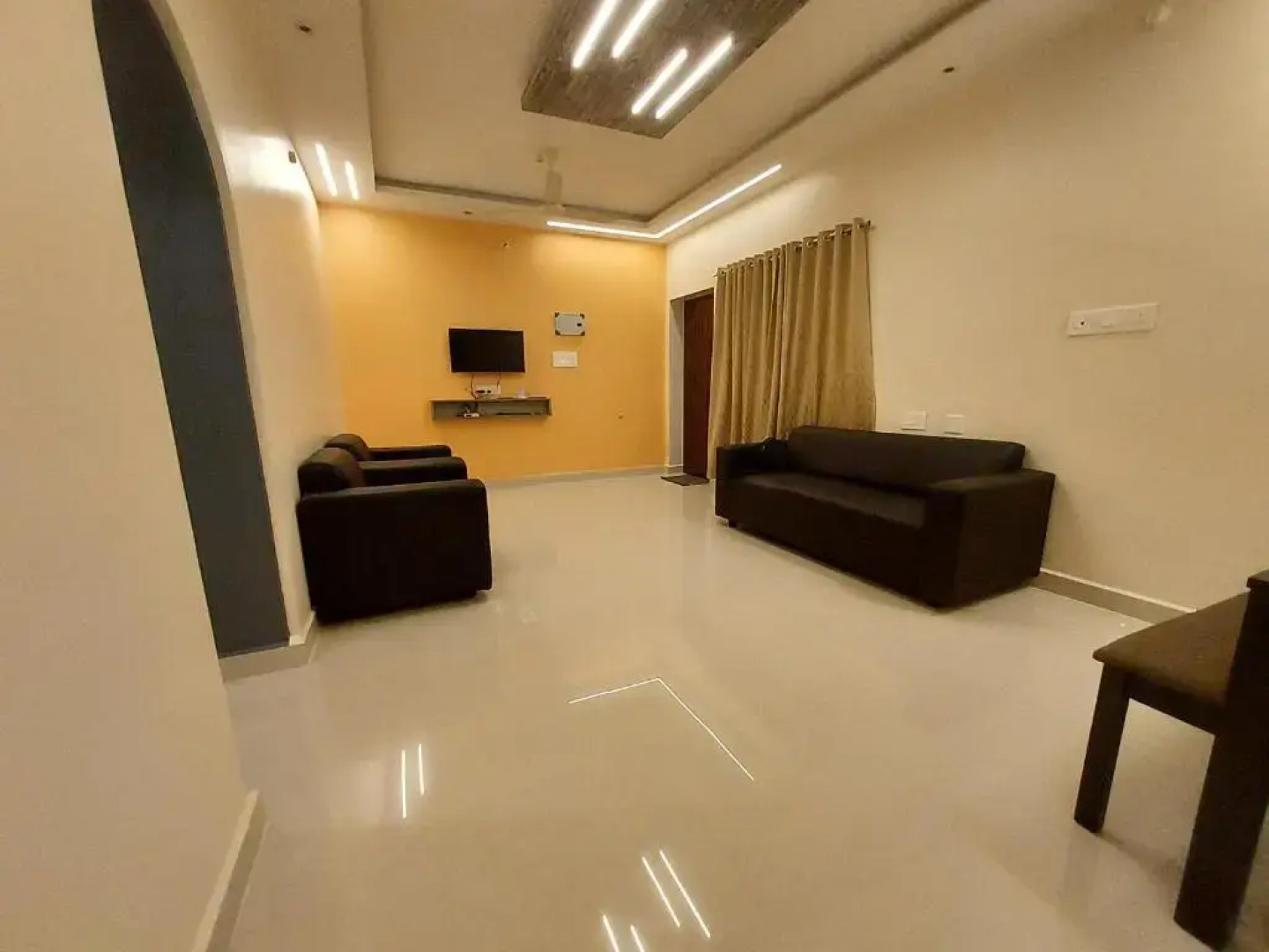 Srirangam Service Apartment