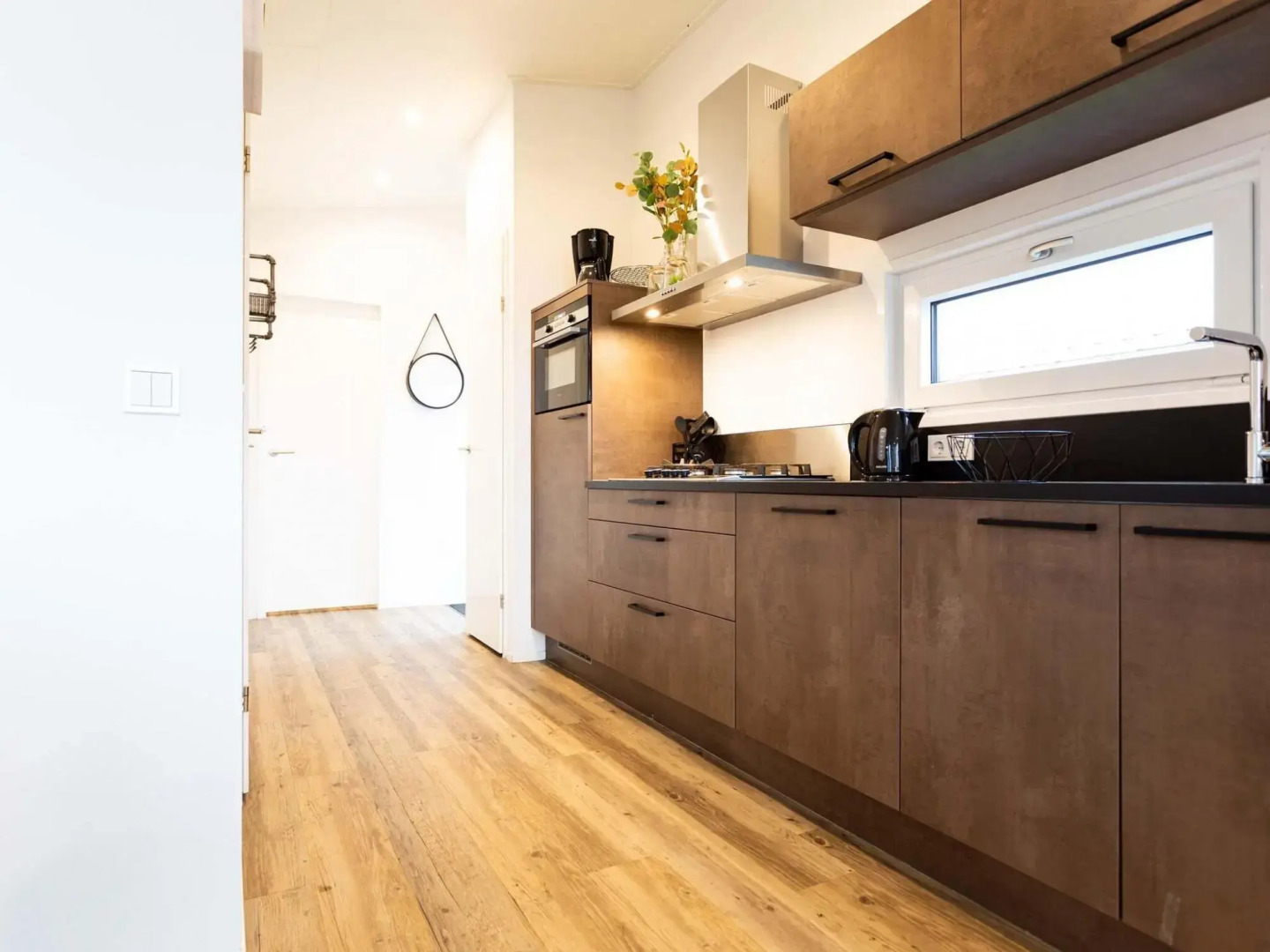 Nice chalet with dishwasher, in a holiday park, center of Hoorn at 8 km.