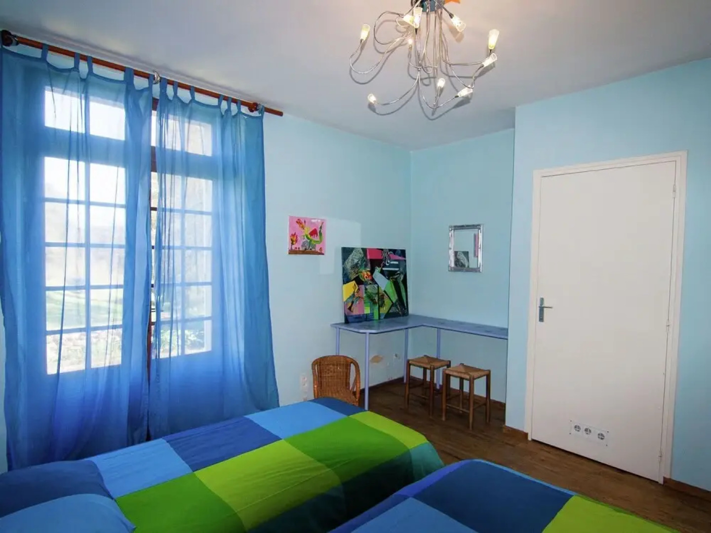 Warm Mansion with Swimming Pool in Sigoules France