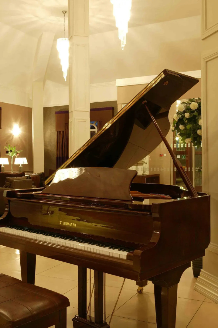 Killarney Oaks Hotel