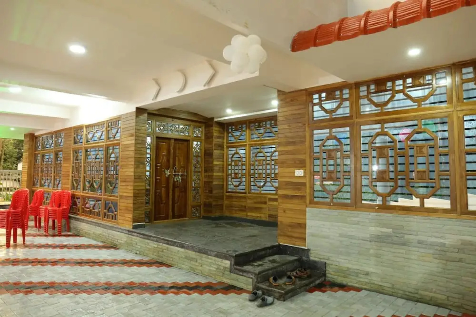 4 Bed Flat - Sleeps 8 - Pets - Smoking - Parking