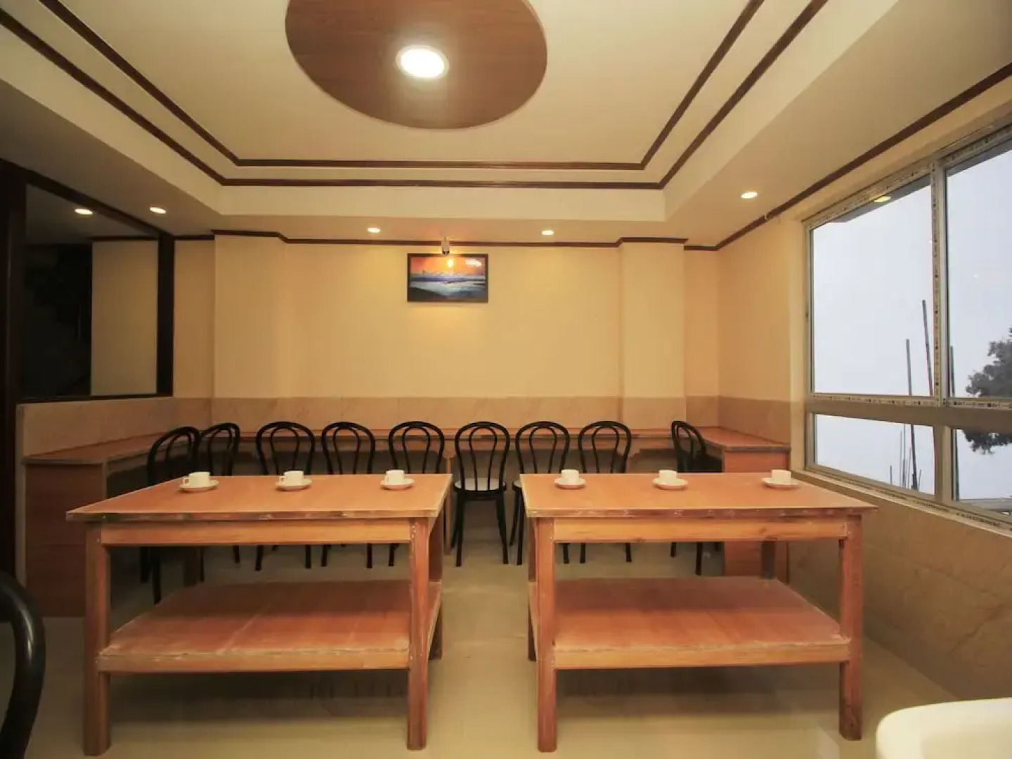 OYO 12370 Royal Sarava