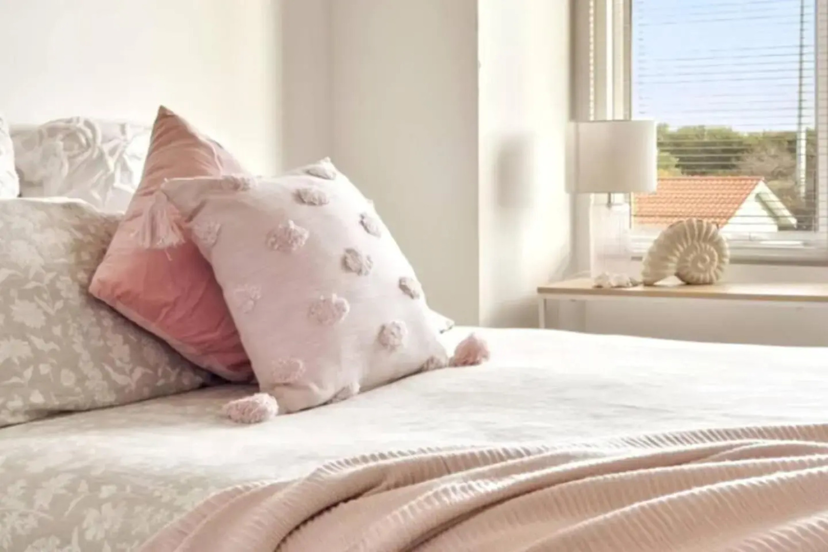 Canal Home -Close to Beach and City Centre