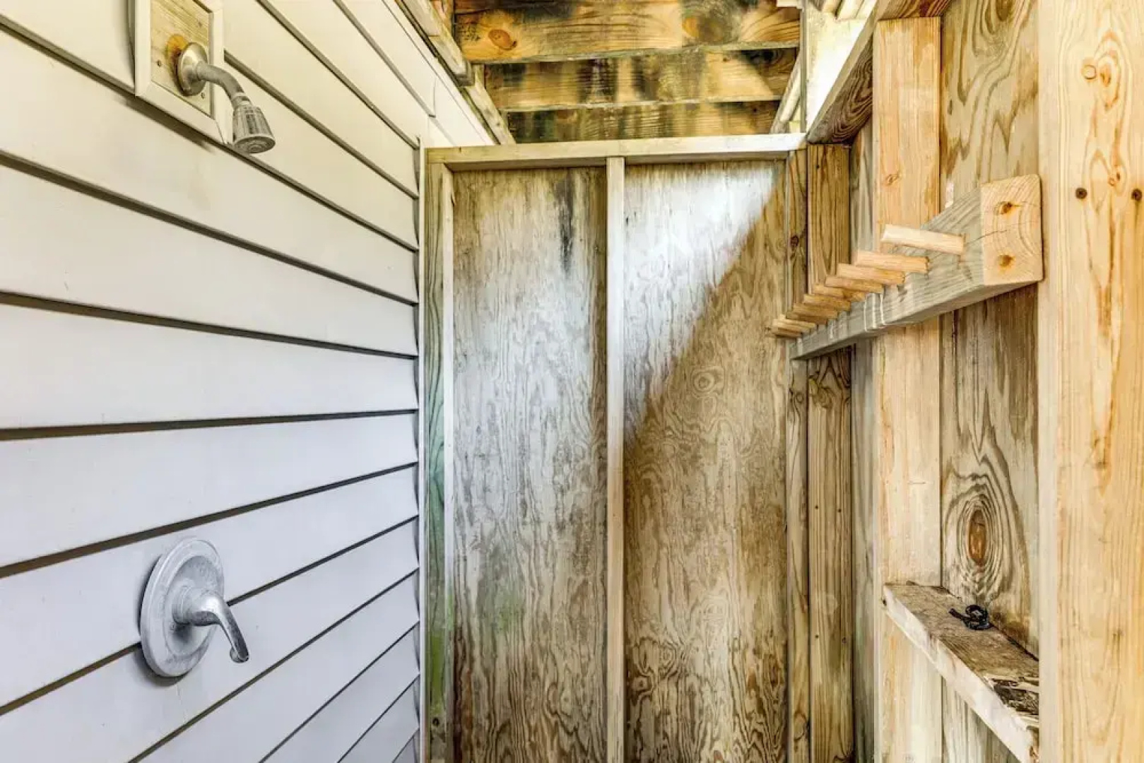 Steps to Beach: Emerald Isle Home w/ Deck!