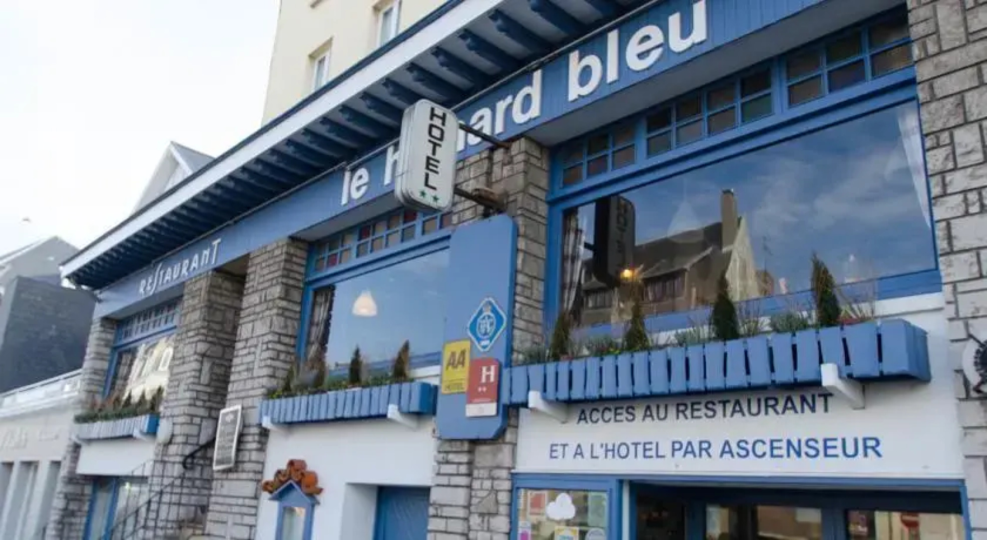Le Homard Bleu