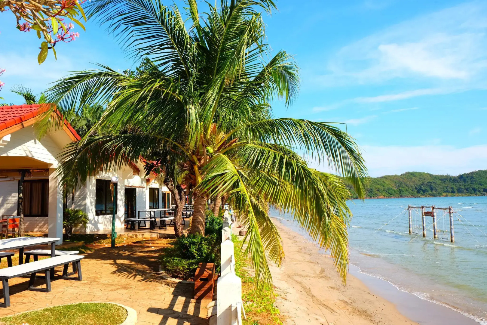 New Travel Beach Resort