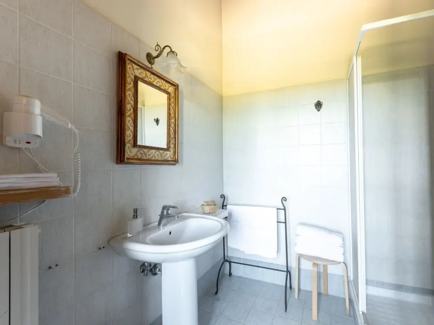 Vintage Apartment in Rapolano Terme with Swimming Pool