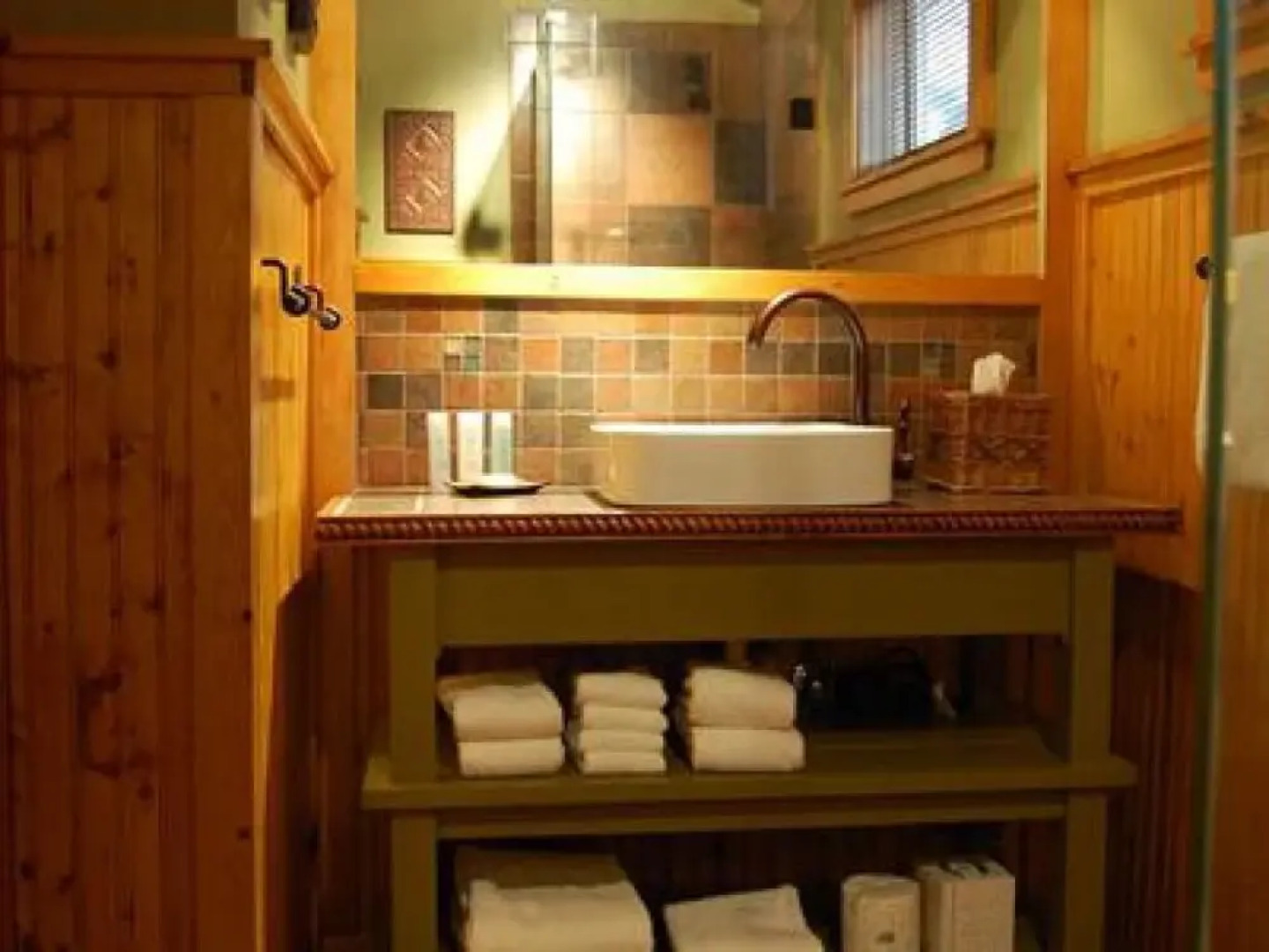 Highland Haven Creekside Inn