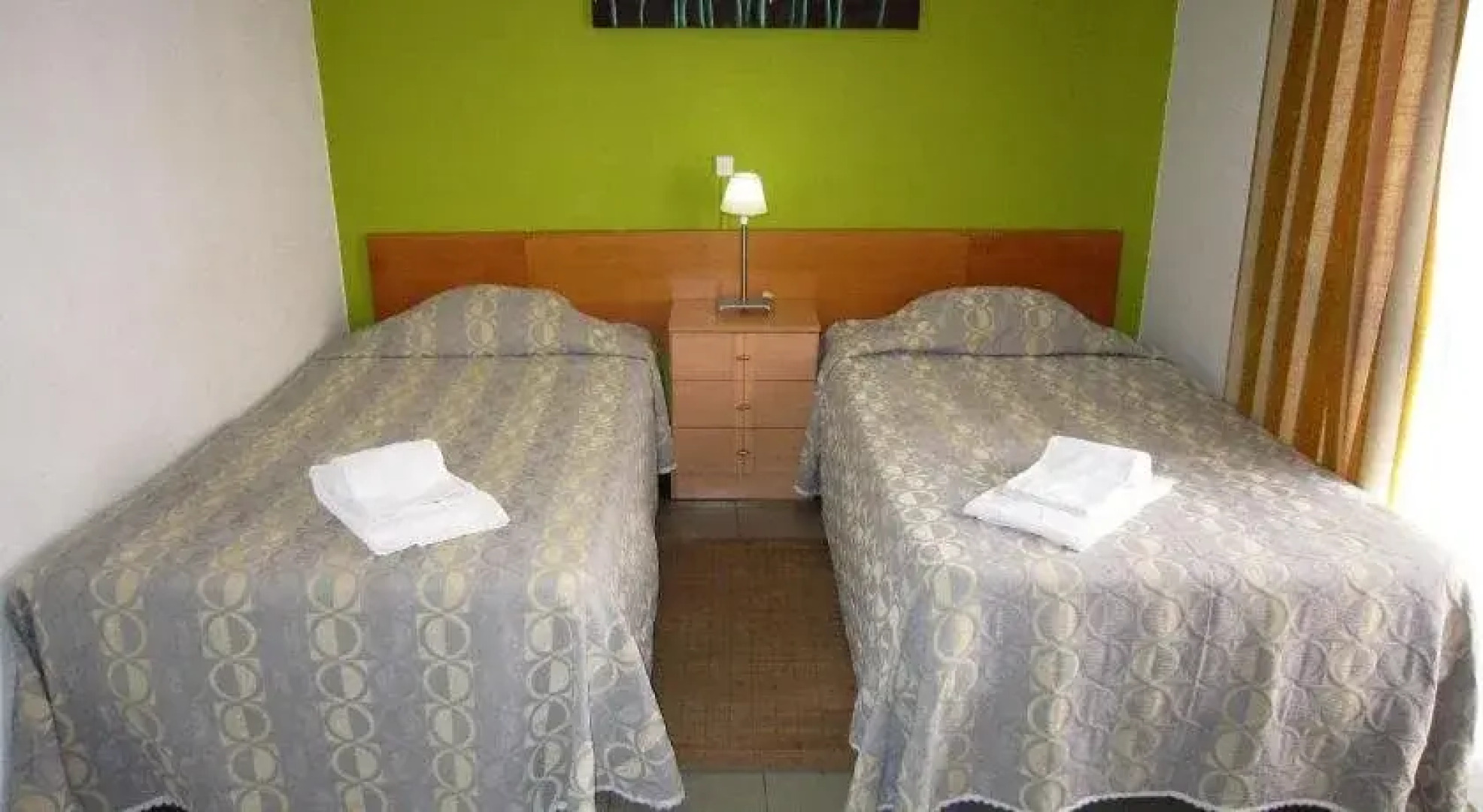 E-Nove Lounge Hostel Caffe