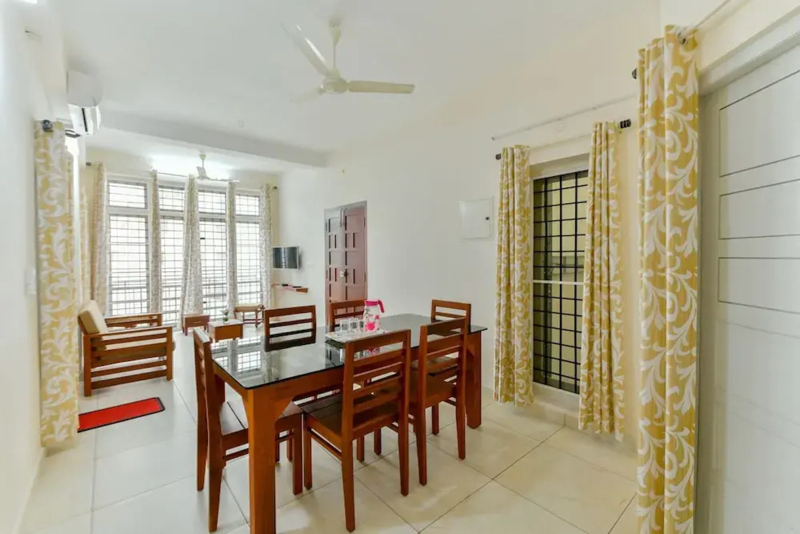 OYO 18602 Home Spacious Stay Near Lulu Mall