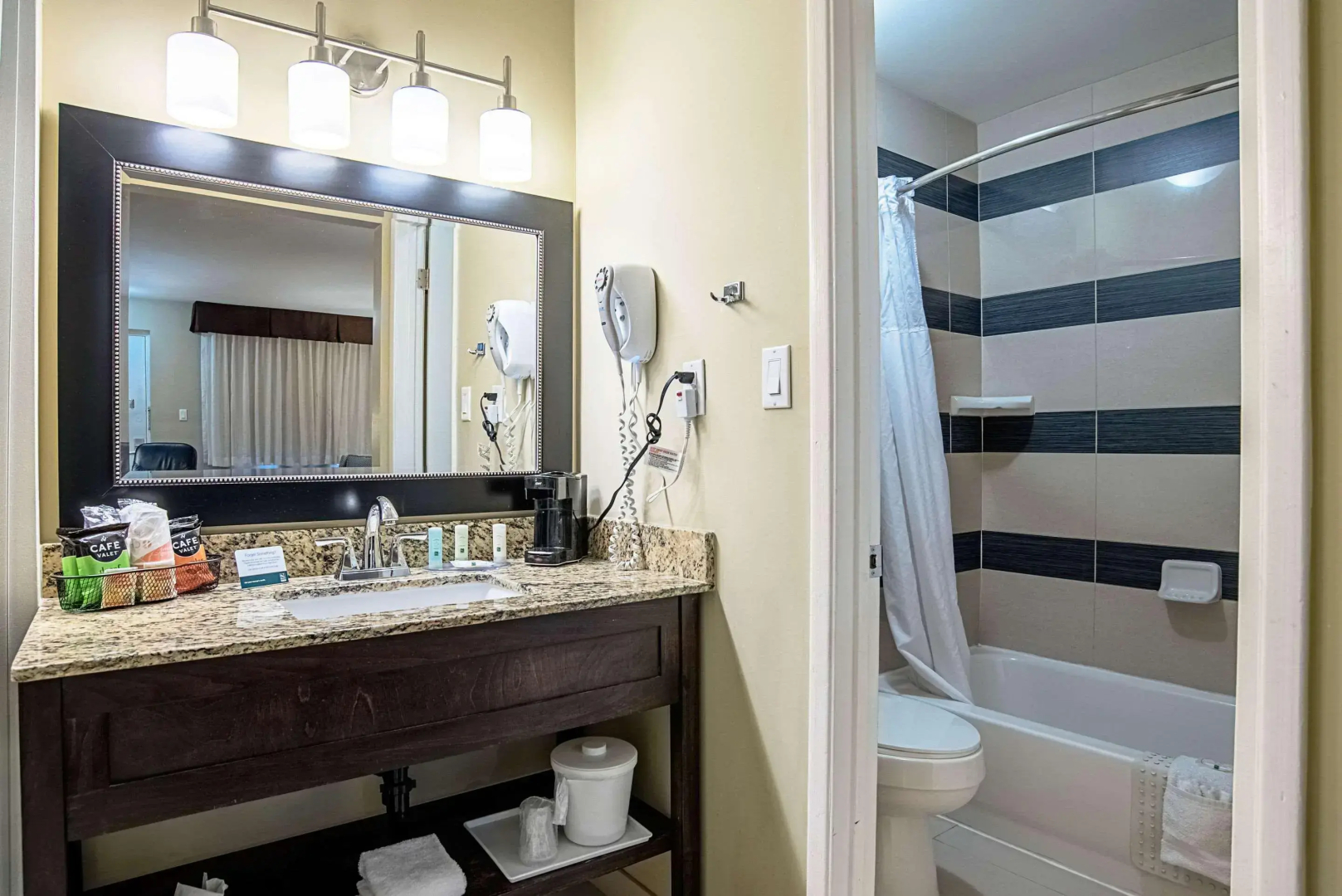 Quality Inn & Suites Phoenix NW - Sun City