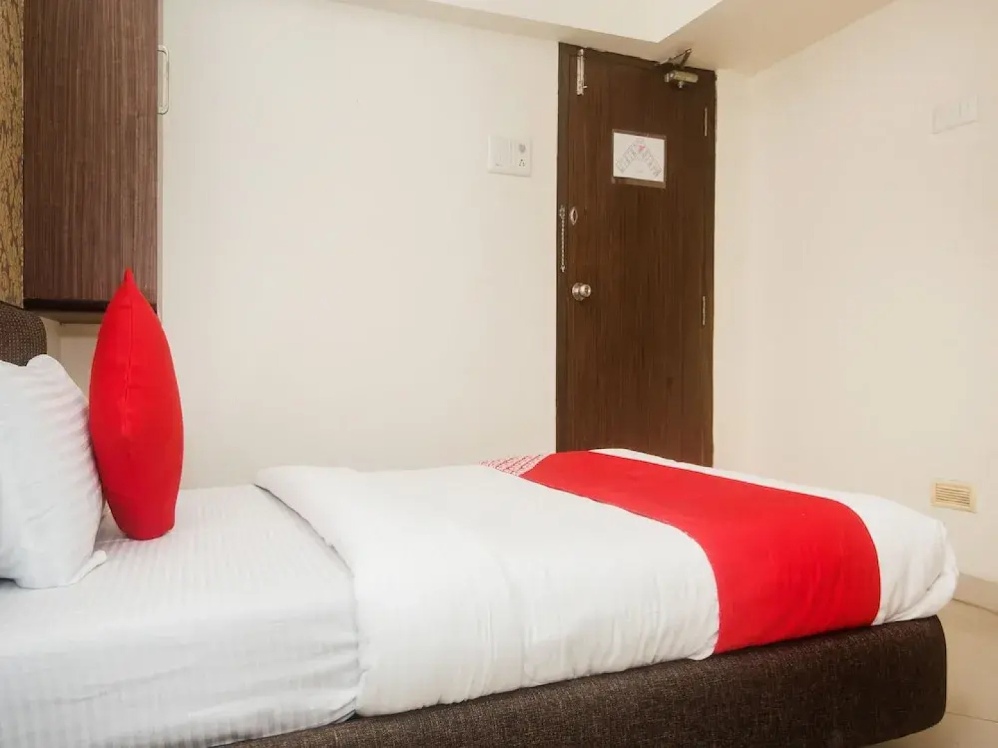 OYO 4173 Dolphin Club